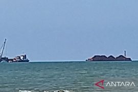 Tim gabungan berhasil evakuasi kapal kandas di Pelabuhan Pangkalbalam, Babel