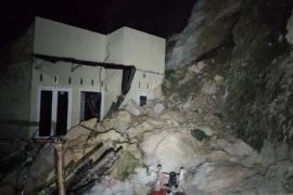 Seorang balita tewas tertimpa longsor di Tarutung