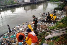 Aksi bersih-bersih sampah daerah pesisir Nunukan