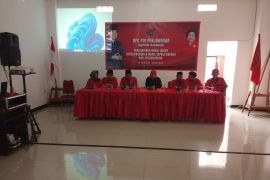 Daftar delapan orang yang mendaftar bacalon ke PDIP Tulungagung