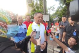 Kartu pintar jamaah calon haji dibagikan saat keberangkatan