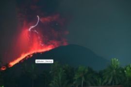 Letusan Gunung Ibu ciptakan badai petir vulkanik
