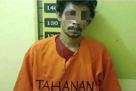 Pencuri sarang walet milik polisi dihajar massa