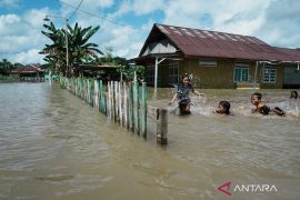 Dampak banjir di Konawe Utara Page 1 Small