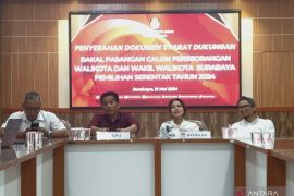 KPU Surabaya terima pendaftaran Asrilia-Satria untuk Pilkada 2024