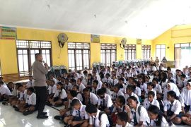 Polresta Sorong sosialisasikan bahaya kenakalan remaja kepada pelajar SMP