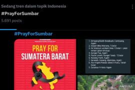 Tagar "Pray For Sumbar" trending di X
