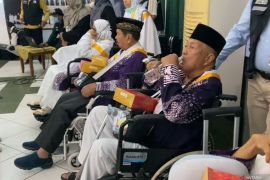 PPIH Embarkasi Batam terima bantuan tambahan lima unit kursi roda dari Pemprov Kepri