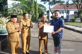 Pemkot Serang beri penghargaan pada dua pemuda berprestasi