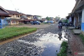 Warga mengeluhkan kondisi kumuh terminal Kota Putussibau Kapuas Hulu