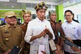 Jokowi kunjungi rumah sakit di Muna Page 3 Small