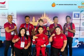 Para angkat berat Indonesia sabet tiga emas dan tiga perak di Thailand