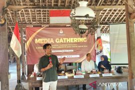 KPU terima pendaftaran enam bakal calon perseorangan di Jatim