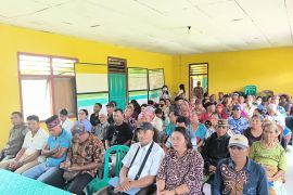 PLN UIP Nusra selesaikan pembayaran kompensasi tahap pertama lahan SUTT PLTMG Flores