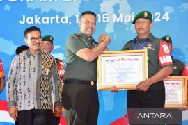 Babinsa teladan di Sultra peroleh penghargaan dari Kepala BKKBN