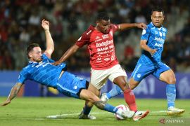 Liga 1 - Duel Bali United vs Persib Bandung berakhir imbang