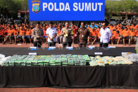 Rilis narkoba di Polda Sumut Page 1 Small