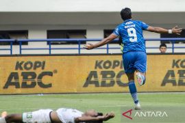 Arthur tanggapi rumor Ezra Walian bakal bergabung ke Persik musim depan