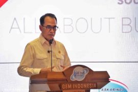 Menhub Budi tekankan kualitas dan aspek keselamatan dalam produksi bus