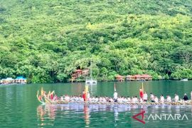 Pelaku Bisnis pemandu wisata di Banda Naira-Maluku raup keuntungan berlipat