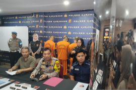 Polres Karawang ungkap kasus  pengoplosan gas elpiji bersubsidi