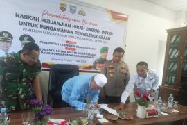 Pemkab Pasaman Barat tekan perjanjian dana hibah pengamanan Pilkada 2024