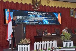 DPRD HSS paripurna jawaban eksekutif raperda penyelenggaraan bangunan gedung