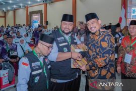 Wali Kota Medan beri bantuan dua mobil "buggy" layani JCH lansia di embarkasi