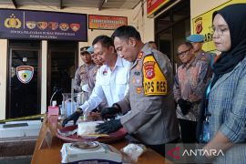 Polres Majalengka gagalkan 2 pelaku edarkan 1.001,77 gram sabu-sabu