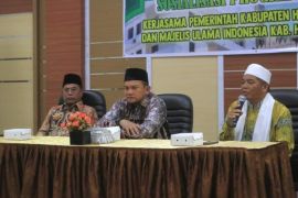 Pj Bupati HSS buka sosialisasi program beasiswa santri ke luar negeri