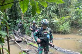 Yonif 122/TS laksanakan patroli patok MM 2.2 perbatasan RI-PNG