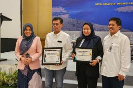 Propernas dianugerahi dua penghargaan dari BTN KC Medan