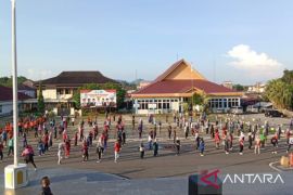 Pj Wali Kota ikuti senam kebugaran jasmani bersama ASN dan PHL di lingkungan pemkot Pangkalpinang