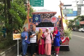 Mobil Hiasan Dekranasda Babel Meriahkan Parade HUT ke-44 Dekranas di Solo-Jateng