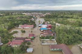 Tim penanganan banjir Kaltim bergeser  dari Mahulu ke Kubar
