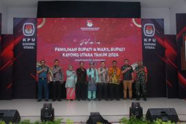 Pj Bupati Kayong Utara ajak warga gunakan hak pilih