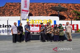 Bank Jatim bantu pembangunan taman di Sampang