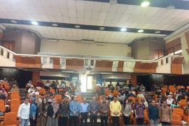 UI berikan edukasi masyarakat tentang bahaya sampah plastik