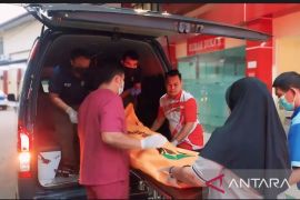 Tiga jenazah korban pesawat jatuh tiba di RS Polri