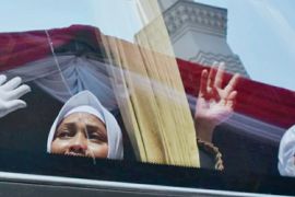 Bupati Karawang  melepas keberangkatan ratusan calon haji kloter 18