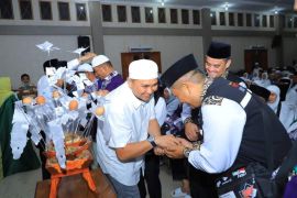 Bupati lepas pemberangkatan 237 calhaj Labura