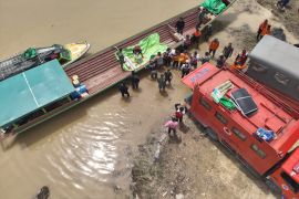 Tim SAR Gabungan Kaltim  suplai logistik bagi korban banjir Mahulu