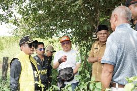 Pj Bupati HSS dan Dinas PUPR Kalsel tinjau lokasi rencana jalan Negara-Margasari