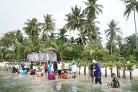 Pelindo kolaborasi dengan Askrindo jalankan program TJSL di Raja Ampat