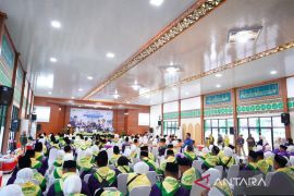 Embarkasi Banjarmasin berangkatkan 320 CJH dari Kloter 07