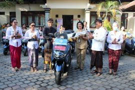 Pemkot Denpasar bantu kendaraan antar jemput calon pengguma KB