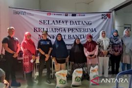 965 KPM Kecamatan Taman Sari dan Gabek Terima Bantuan Beras Cadangan Pangan Pemerintah Periode April 2024