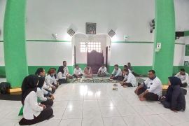 Menyongsong HUT ke 25, PNM Cabang Ambon  bakti sosial ke masjid