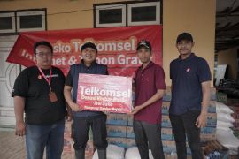 Telkomsel buka posko layanan internet bagi korban banjir di Merauke