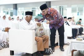 Bupati Kediri ingatkan JCH jaga kekompakan